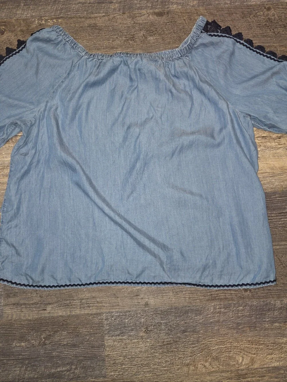 Crown & Ivy Chambray Plus Blouse - Picture 4 of 11
